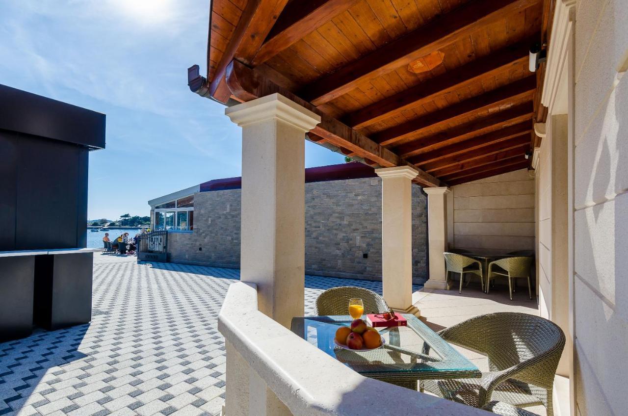 Apartments Kanjuo By The Sea 米利尼 外观 照片
