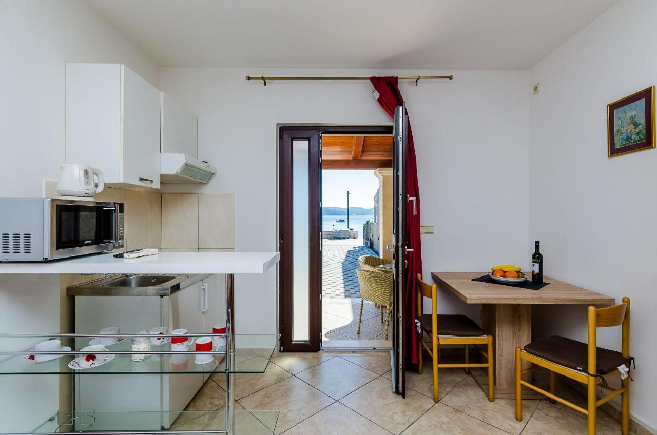 Apartments Kanjuo By The Sea 米利尼 外观 照片