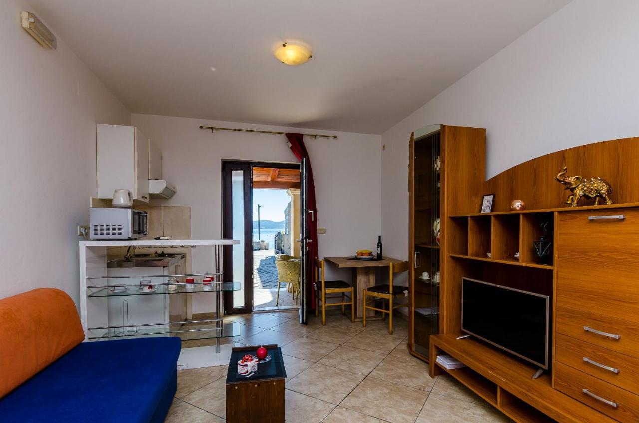 Apartments Kanjuo By The Sea 米利尼 外观 照片