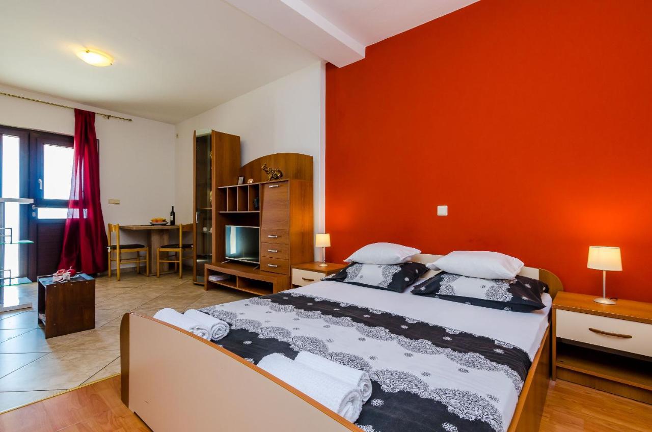 Apartments Kanjuo By The Sea 米利尼 外观 照片